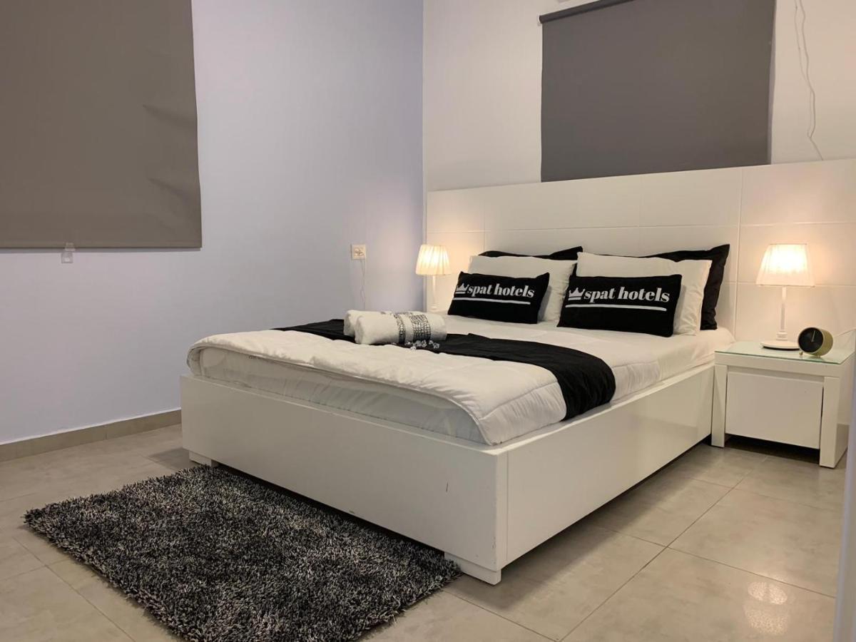 דירת 5 חדרים מול הים Apartamento Bat Yam Exterior foto