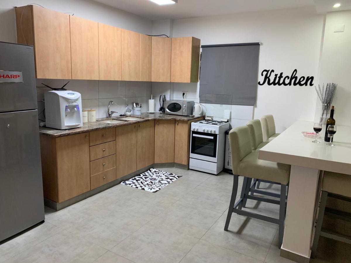 דירת 5 חדרים מול הים Apartamento Bat Yam Exterior foto