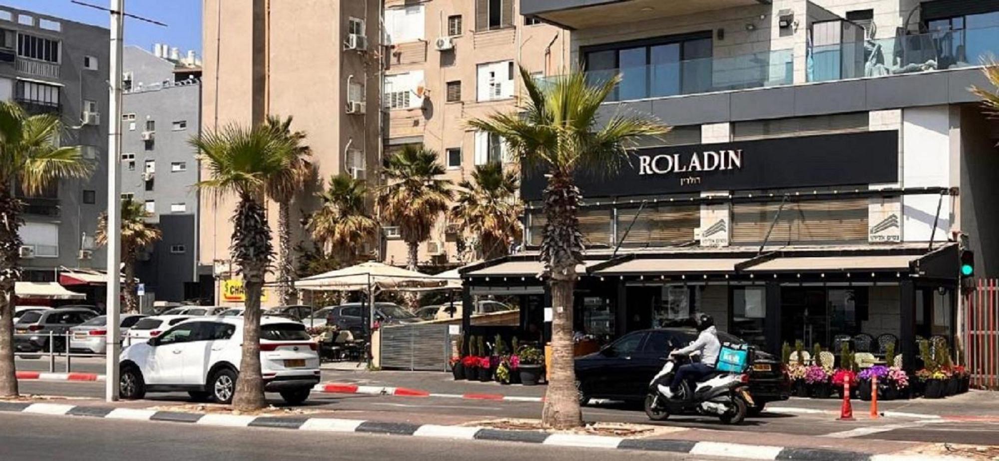 דירת 5 חדרים מול הים Apartamento Bat Yam Exterior foto